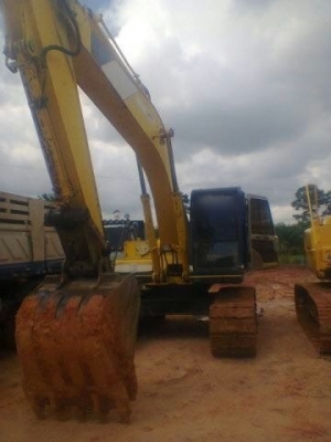 รถแบคโฮ KOBELCO 200 - 3  ( ยูตานิ )  สนใจติดต่อ 081 - 6079515