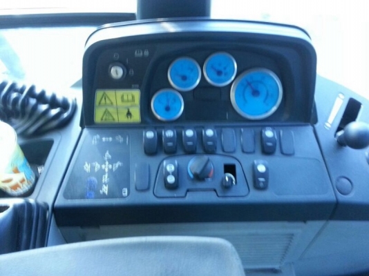 รถตัก CAT 422E  ตักหน้า , ขุดหลัง.   สนใจติดต่อ 081 - 6079515