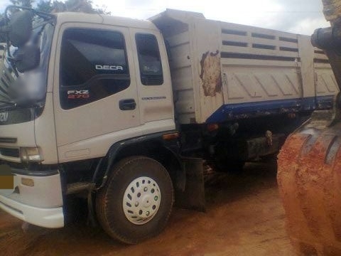 รถอีซูซุ 10 ล้อดั้ม FVZ33MZPF - T 300.  195 แรงม้า  ปี 40  สนใจติดต่อ 081 - 6079515