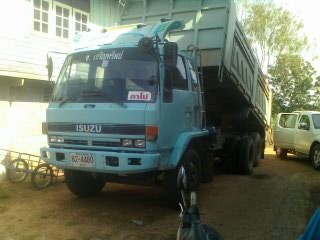 ขายแล้วครับ ขอบคุณพี่เสือและtruck2hand ที่เป็นสื่อกลาง 830,000 ร็อกเล็ก 175 แรง 2 เพลาดั้มสามมิตร ช่วงล่างใหญ่