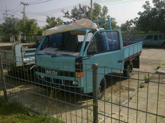 ขายสี่ล้อ 88 เพลาลอย ปี 36 เกียร์สั้น เครื่องดี แชชซีสวย ภายในครบไม่โทรม