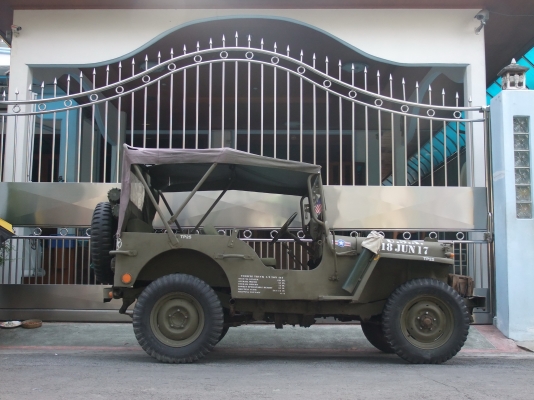 Jeep ford 9 ช่องตาลึก