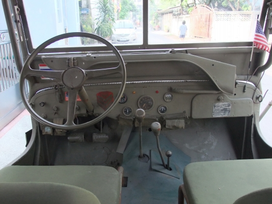 Jeep ford 9 ช่องตาลึก