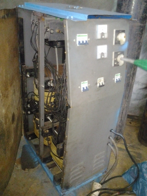 ตู้ชาร์จแบตเตอรี่รถยกไฟฟ้า ชาร์จสูงสุด 72V 120Ah.