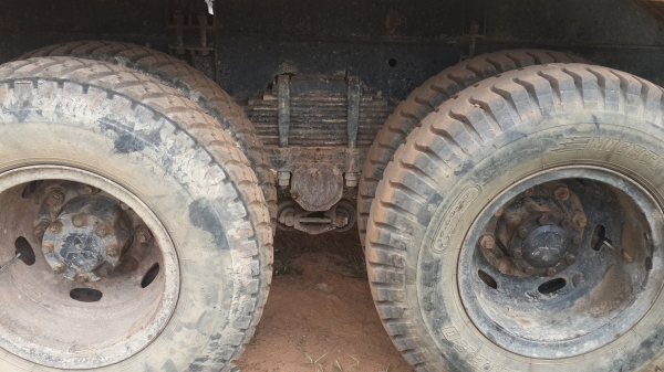 ขายด่วนไอ้หลงเบรคใหญ่สองเพลาดั้ม MISUBISHI FN527MTD0554 ราคาถูกๆรีบจองโทร 0843923995 0811838154