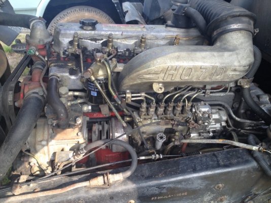 ขาย 6 ล้อ HINO เครื่อง HO7D 195 แรงม้ายาง 900 กระบะตู้สเตนเลส ยาว 5.30 เมตร กว้าง 2.45 เมตร สูง 2.50 เมตร ตู้อย่างดีเครื่องใหม่กิ้บไม่มีเยิ้ม ขายตามสภาพหรือให้เก็บงานใหม่ก็ได้ครับ รถใช้งานอยู่มีเล่มพร้อมภาษีพร้อม