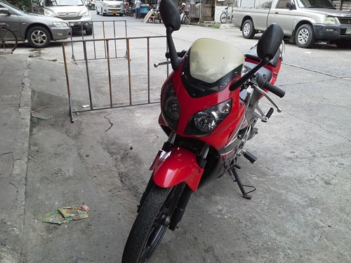 CBR 150 สตาร์ทมือ ล้อแม็กซ์ สีแดง ดำ เครื่องเดิมๆ ชุดสีสด เอกสารครบ ขับกลับบ้านได้เลย CBR 150 สตาร์ทมือ ล้อแม็กซ์ สีแดง ดำ เครื่องเดิมๆ ชุดสีสด เอกสารครบ ขับกลับบ้านได้เลย