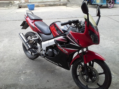 CBR 150 สตาร์ทมือ ล้อแม็กซ์ สีแดง ดำ เครื่องเดิมๆ ชุดสีสด เอกสารครบ ขับกลับบ้านได้เลย CBR 150 สตาร์ทมือ ล้อแม็กซ์ สีแดง ดำ เครื่องเดิมๆ ชุดสีสด เอกสารครบ ขับกลับบ้านได้เลย