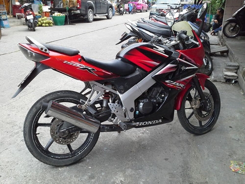 CBR 150 สตาร์ทมือ ล้อแม็กซ์ สีแดง ดำ เครื่องเดิมๆ ชุดสีสด เอกสารครบ ขับกลับบ้านได้เลย CBR 150 สตาร์ทมือ ล้อแม็กซ์ สีแดง ดำ เครื่องเดิมๆ ชุดสีสด เอกสารครบ ขับกลับบ้านได้เลย