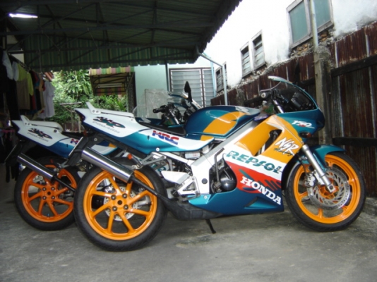 NSR 150 SP PROARM ขายด่วน  สวยมากครับ ทำสีใหม่ ทั้ง คัน เครื่องดีเยี่ยม อยูที่ กทม ไปรษณีย์ ยานนาวา ตรงข้ามปั้มเชลล์ สนจัยติดต่อ คุณ.แจ็ค โทร .0808051985 กทม ราคาต่อรองได้ครับ