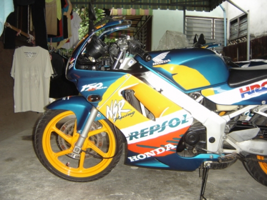 NSR 150 SP PROARM ขายด่วน  สวยมากครับ ทำสีใหม่ ทั้ง คัน เครื่องดีเยี่ยม อยูที่ กทม ไปรษณีย์ ยานนาวา ตรงข้ามปั้มเชลล์ สนจัยติดต่อ คุณ.แจ็ค โทร .0808051985 กทม ราคาต่อรองได้ครับ