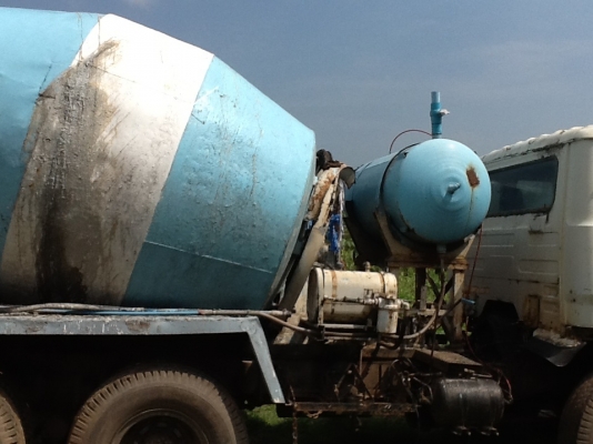 ขายครับโม่ 7 คิว ปั้มโซ่ใช้งานดี กำลังยกลงจะต่อเครนครับทุนน้อยครับขายที่ 85000 บาทครับ