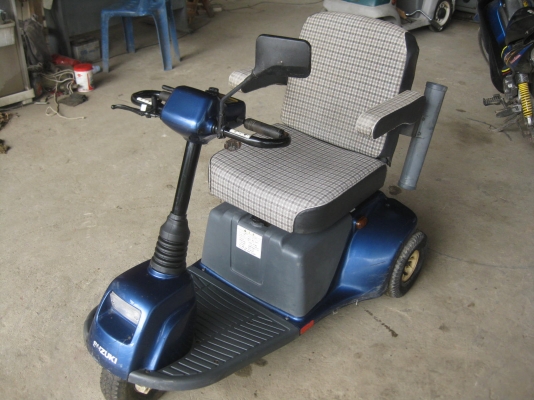 ขายรถคนชราSUZUKI สามล้อไฟฟ้า พร้อมใช้งาน ขายรถคนชราSUZUKI สามล้อไฟฟ้า พร้อมใช้งาน