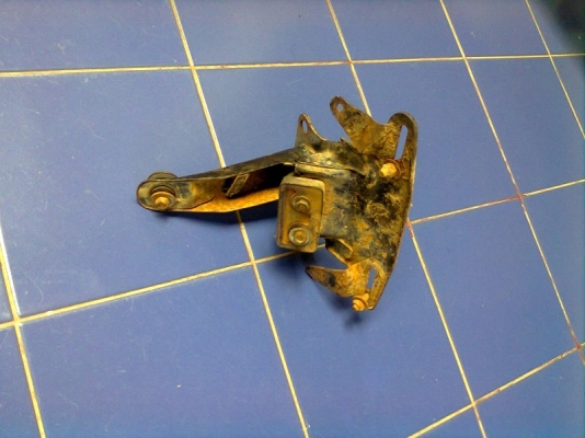 ขายบังโซ่และขาไฟท้ายของdt125monoราคา1,400,1,200บาท