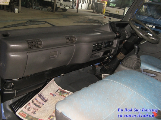 ขาย 6 ล้อ อีซูซุ NPR 130 แรง ยาว 5 ม. ปี 2004 สภาพสวยเดิมเครื่องดี พร้อมใช้งาน ชมก่อนได้ครับ สนใจติดต่อ 081-9425443 ขาย 6 ล้อ อีซูซุ NPR 130 แรง ยาว 5 ม. ปี 2004 สภาพสวยเดิมเครื่องดี พร้อมใช้งาน ชมก่อนได้ครับ สนใจติดต่อ 081-9425443