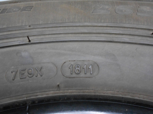 ขายยางมิชลิน 265/70/15 ปี 11 ดอกสวย ไม่มีปะ 1 ชุด/ใส่-ถ่วงฟรีค่ะ