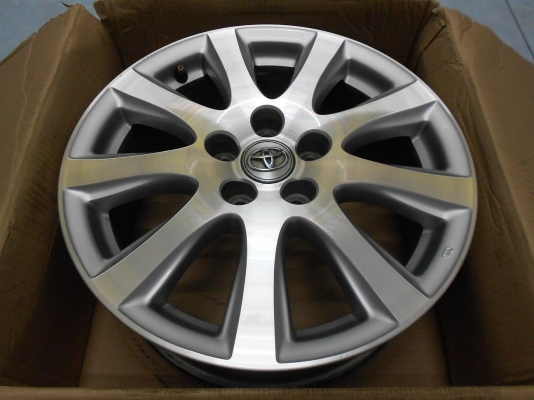 ขายล้อแม็กเปล่า โตโยต้าคัมรี่ ขอบ 17 ใส่ 5/114.3 สภาพดี เดิมๆ ไม่เคยซ่อม ไม่เคยทำสี ไม่เคยทำหน้า ขอบหนา เดิมฝุดๆ มีริ้วรอยขีดข่วนบ้างนิดหน่อย สภาพ โดยรวม 95 เปอร์เซ็นต์ เอาไปใส่ โตโยต้า 5/114.3 ได้ทุกรุ่น ราคา 8,900 บาท พร้อมน็อตแท้ 1 ชุด ติดต่อ เมย์ 086-