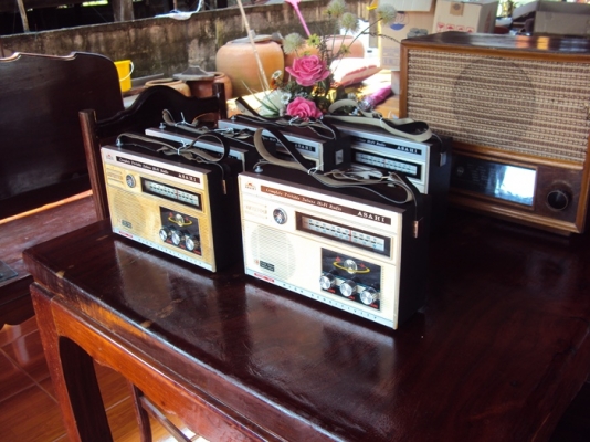 ขายวิทยุกระเป๋าหิ้วแนว Vintage ASAHI