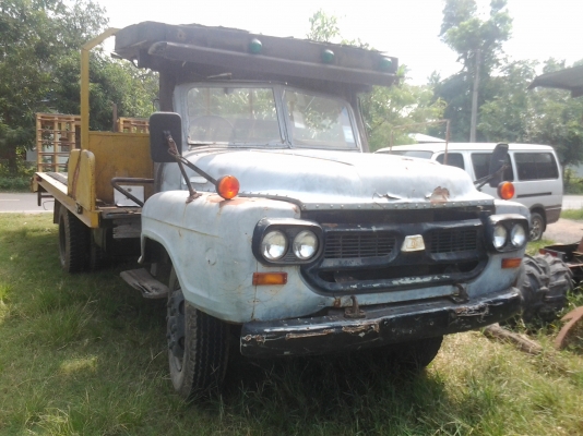 รถเทเลอร์ไว้ขนรถเกียวข้าวหกล้อแครื่อง  6BB  145   แรง