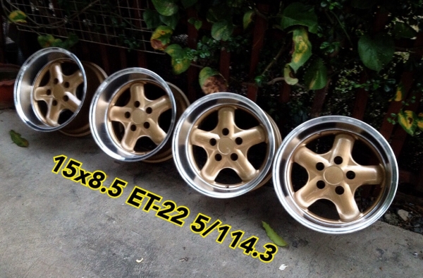 ขายล้อ Fomb Italy ขอบ 15x8.5 ET-22 5/114.3 ก้านยกนิดๆ ออฟลึก สวยมากครับ