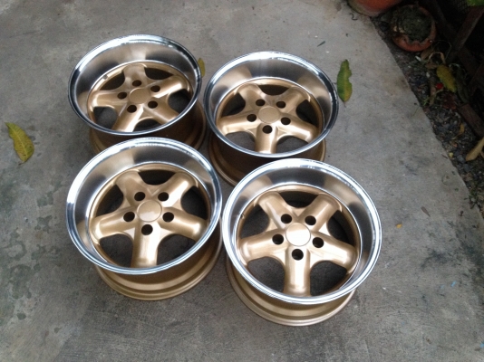 ขายล้อ Fomb Italy ขอบ 15x8.5 ET-22 5/114.3 ก้านยกนิดๆ ออฟลึก สวยมากครับ