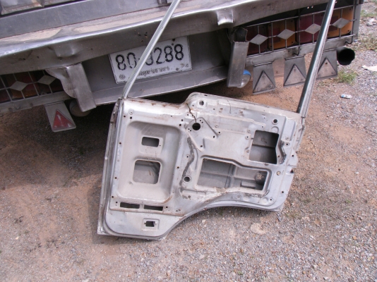 ขายประตูนิสสัน10ล้อคอนดอร์