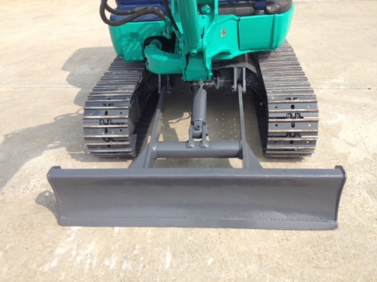 รถขุด แบคโฮล KOMATSU PC35R-8 ทำสีใหม่ นำเข้า มือสองจากญี่ปุ่นแท้ๆ