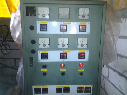 ขายเครื่องอัดยาง 150 ตัน 3 หัวปั๊ม เป็นระบบ cot  มี สไลด์ + กระทุ้ง เปิดพิมห์เองครับเชิญมาทดสอบได้ครับ ขายในราคาถูกตรับ 420,000 - มีระบบ ระบายความร้อน สภาพใช้งานน้อย