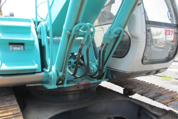 ขายรถแบคโฮ Kobelco SK200-2