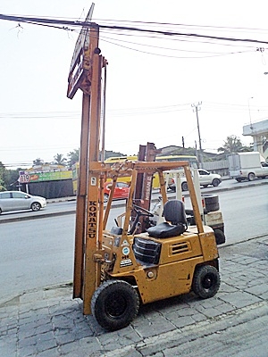 ขายรถยกโคมัสสึ 1.5 ตัน รุ่น12 เครื่องเบนซิน กระบอกคู่ งาเทด้ำ เสาสูง 3 เมตร พวงมาลัยเพาเว่อร์ สีเดิมจากนอก นำเข้าจากญี่ปุ่น ใช้งานได้ทันที ขายรถยกโคมัสสึ 1.5 ตัน รุ่น12 เครื่องเบนซิน กระบอกคู่ งาเทด้ำ เสาสูง 3 เมตร พวงมาลัยเพาเว่อร์ สีเดิมจากนอก นำเข้าจากญี่ปุ่น ใช้งานได้ทันที