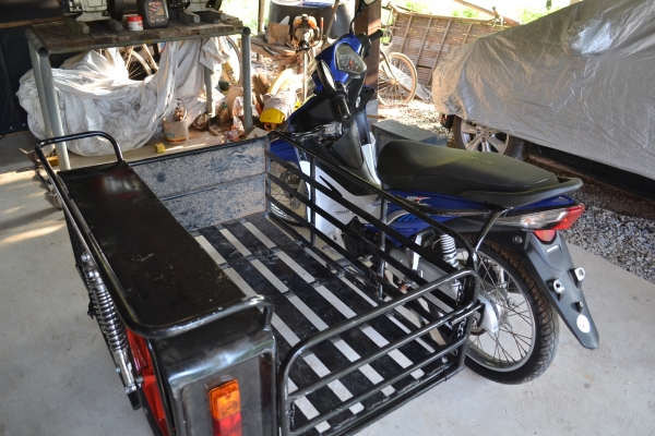 ขายด่วน รถมอไซพ่วงข้าง ขายด่วน รถมอไซพ่วงข้าง