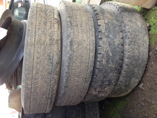 ขายยางเรเดียลมือสอง พร้อมยางใน และลิ้นยาง ถูกๆไม่มีที่เก็บ