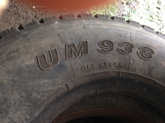 ขายยางเรเดียลมือสอง พร้อมยางใน และลิ้นยาง ถูกๆไม่มีที่เก็บ