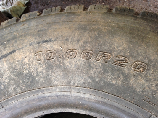 ขายยางเรเดียลมือสอง พร้อมยางใน และลิ้นยาง ถูกๆไม่มีที่เก็บ