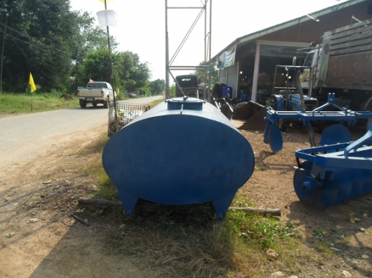 ขาย ถังน้ำ2500ลิตร สภาพสวยไม่รั่วไม่ผุ มีขาพร้อม ราคา25,000บาท.