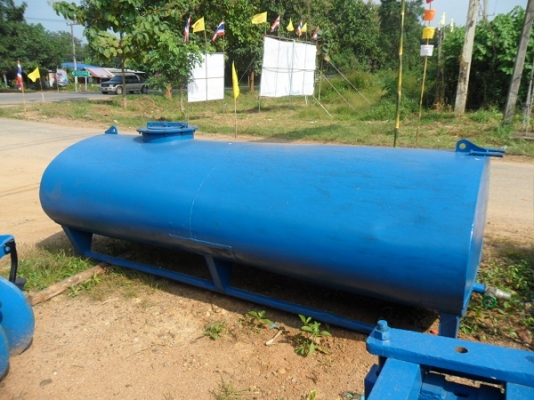 ขาย ถังน้ำ2500ลิตร สภาพสวยไม่รั่วไม่ผุ มีขาพร้อม ราคา25,000บาท.