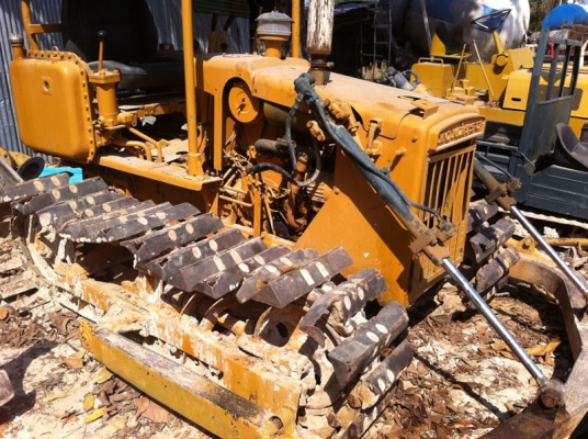 Komatsu D20 - 3,5,1 ขายตามสภาพ ใช้งานได้ 2 คัน อีกคันไม่มีเฟื่อง Komatsu D20 - 3,5,1 ขายตามสภาพ ใช้งานได้ 2 คัน อีกคันไม่มีเฟื่อง