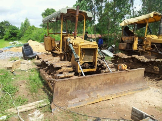 Komatsu D20 - 3,5,1 ขายตามสภาพ ใช้งานได้ 2 คัน อีกคันไม่มีเฟื่อง Komatsu D20 - 3,5,1 ขายตามสภาพ ใช้งานได้ 2 คัน อีกคันไม่มีเฟื่อง