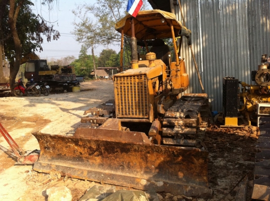 Komatsu D20 - 3,5,1 ขายตามสภาพ ใช้งานได้ 2 คัน อีกคันไม่มีเฟื่อง
