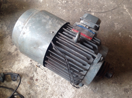 ขายมอเตอร์ 3 HP. 950 RPM. 6 Pole 380 V สภาพสวย วิ่งนิ่ม พร้อมใช้งาน