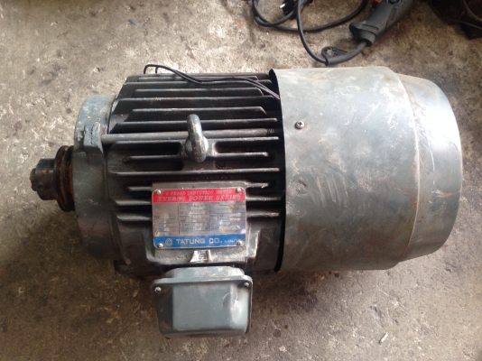 ขายมอเตอร์ 3 HP. 950 RPM. 6 Pole 380 V สภาพสวย วิ่งนิ่ม พร้อมใช้งาน