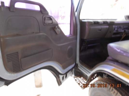 ขาย Isuzu NKR ดั้มเล็กต่อใหม่ เครื่องดี แซทซีสวย เอกสารพร้อมโอน