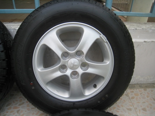 ขายล้อแม็ก Mitsu Triton ป้ายแดง 15"x6" et46 5รู114.3 + ยางปี 1913   สนใจติดต่อเล็กคลองสามครับ (081-3747940)