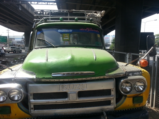 ขายหกล้อ หน้ายาว เอกสารครบ มีประกันชัน3ตอนนี้เครือง่นอ๊คเจ้าของขาย100000