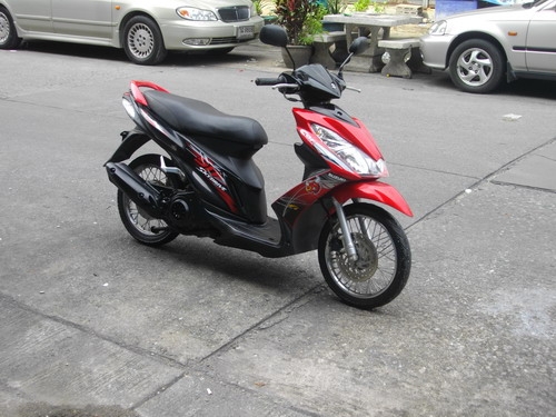 ขาย Skydrive 125cc.หัวฉีด สีแดง-ดำ สวยเฉียบ เครื่องเลิศ98\%เดิมๆ รับประกันศูนย์5ปี ราคา 18500 บาท