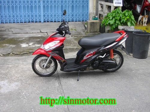 ขาย Skydrive 125cc.หัวฉีด สีแดง-ดำ สวยเฉียบ เครื่องเลิศ98\%เดิมๆ รับประกันศูนย์5ปี ราคา 18500 บาท