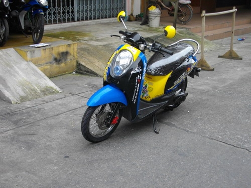 ขาย Scoopy I หัวฉีด สีน้ำเงิน-ดำ ขับแค่9000โล สวยจ๊าบ เครื่องดีเยี่ยม ประกันศูนย์3ปี ราคา 24000 บาท