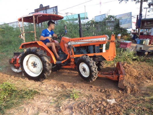 ขายรถไถKUBOTR L2202DT 2เพลา ไป...จ.กาฬสินธุ์  แล้วคับ