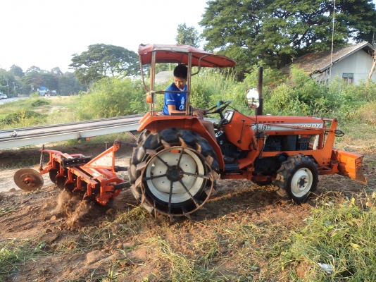 ขายรถไถKUBOTR L2202DT 2เพลา ไป...จ.กาฬสินธุ์  แล้วคับ