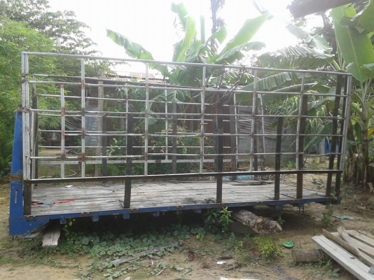 กระบะรถหกล้อขายตามสภาพครับ ทุกอย่างมีครบ ยาว4.30เมตร